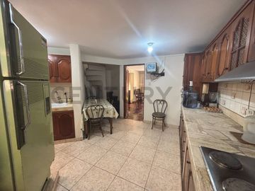 VENDO LINDA CASA EN ATE MAYORAZGO