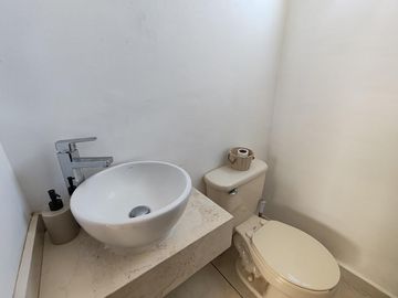 CASA EN VENTA EB EL FRACC. LOMAS DE LA RIOJA, RIVIERA VERACRUZANA. ALVARADO, VERACRUZ