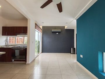 CASA EN VENTA EB EL FRACC. LOMAS DE LA RIOJA, RIVIERA VERACRUZANA. ALVARADO, VERACRUZ