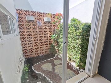 CASA EN VENTA EB EL FRACC. LOMAS DE LA RIOJA, RIVIERA VERACRUZANA. ALVARADO, VERACRUZ