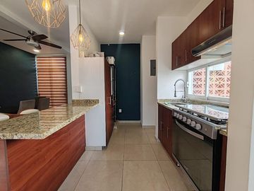 CASA EN VENTA EB EL FRACC. LOMAS DE LA RIOJA, RIVIERA VERACRUZANA. ALVARADO, VERACRUZ