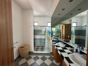 Venta Casa sola en Lomas de Atzingo  zona norte Cuernavaca Mor