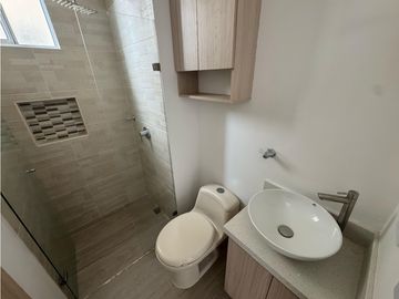 Vendo apartamento con linda vista y doble balcon