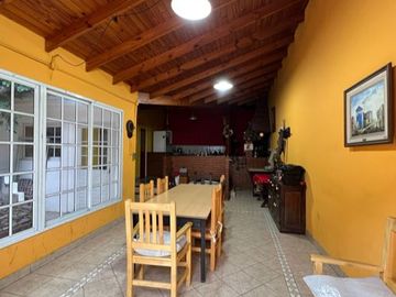 Casa para 2 Familias en venta en Avellaneda Oeste