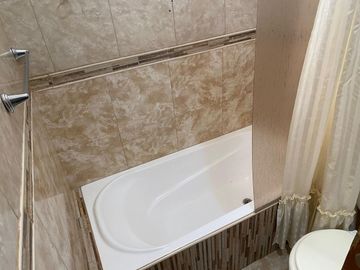 Casa con pileta en venta a 100 metros de Ruta N1