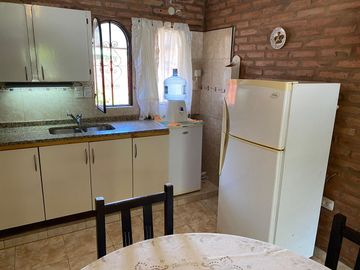 Casa con pileta en venta a 100 metros de Ruta N1