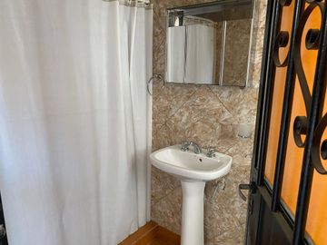 Casa con pileta en venta a 100 metros de Ruta N1