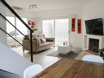 VENTA PH TRIPLEX 5AMB  MUNRO APTO CREDITO/PERMUTA