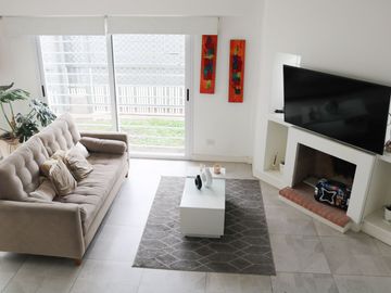 VENTA PH TRIPLEX 5AMB  MUNRO APTO CREDITO/PERMUTA