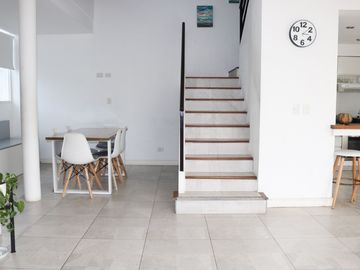 VENTA PH TRIPLEX 5AMB  MUNRO APTO CREDITO/PERMUTA