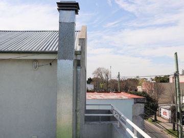VENTA PH TRIPLEX 5AMB  MUNRO APTO CREDITO/PERMUTA