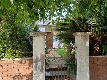 Casa en venta en Isidro Casanova