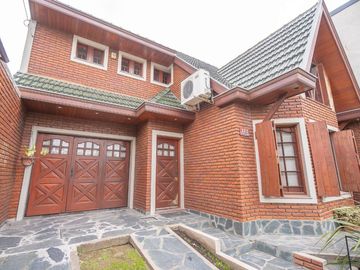 OPORTUNIDAD CASA C/ 2 LOTES BERNAL O. FINANCIACION