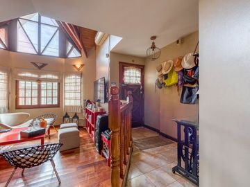 OPORTUNIDAD CASA C/ 2 LOTES BERNAL O. FINANCIACION
