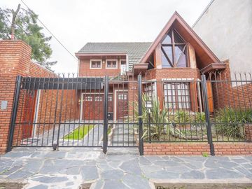 OPORTUNIDAD CASA C/ 2 LOTES BERNAL O. FINANCIACION