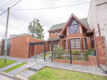 OPORTUNIDAD CASA C/ 2 LOTES BERNAL O. FINANCIACION