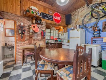 OPORTUNIDAD CASA C/ 2 LOTES BERNAL O. FINANCIACION
