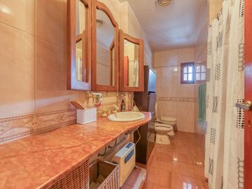 OPORTUNIDAD CASA C/ 2 LOTES BERNAL O. FINANCIACION