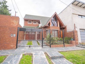 OPORTUNIDAD CASA C/ 2 LOTES BERNAL O. FINANCIACION