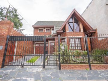 OPORTUNIDAD CASA C/ 2 LOTES BERNAL O. FINANCIACION