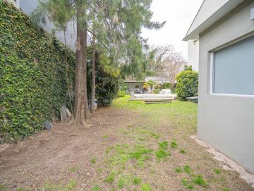 OPORTUNIDAD CASA C/ 2 LOTES BERNAL O. FINANCIACION