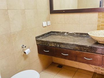 VENTA CASA 6 AMBIENTES PILETA JARDÍN MERLO PERMUTA