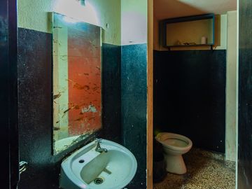 Locales comerciales lote prop venta Casanova centr