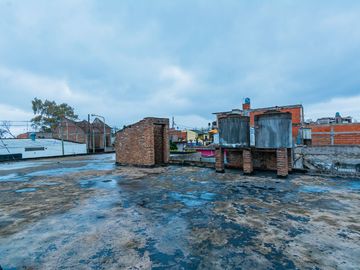 Locales comerciales lote prop venta Casanova centr