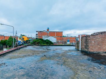 Locales comerciales lote prop venta Casanova centr