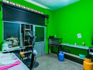 Locales comerciales lote prop venta Casanova centr
