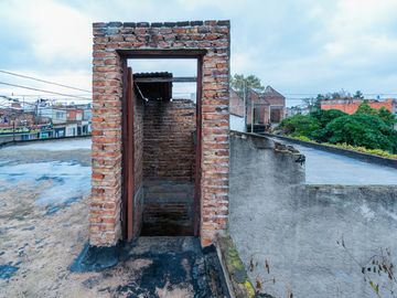 Locales comerciales lote prop venta Casanova centr