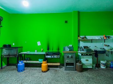 Locales comerciales lote prop venta Casanova centr