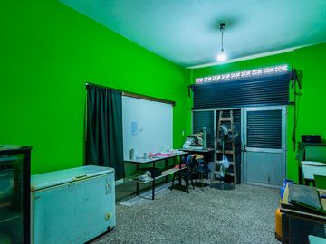 Locales comerciales lote prop venta Casanova centr