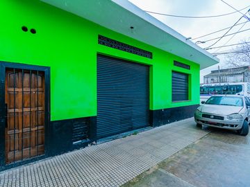 Locales comerciales lote prop venta Casanova centr