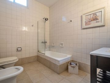 CASA EN VENTA SAN FERNANDO 5 AMB+DEP JARDIN GARAJE