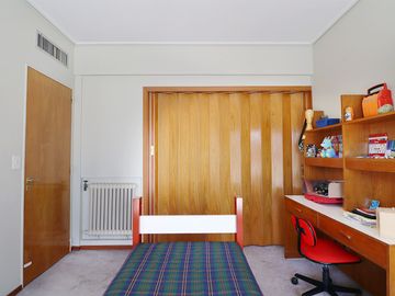 VENTA CASA 6 AMBIENTES MONTE CASTRO CON PARQUE