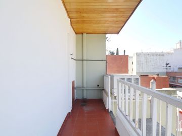 VENTA CASA 6 AMBIENTES MONTE CASTRO CON PARQUE