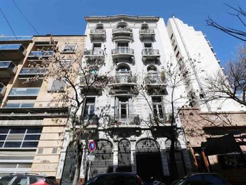 Departamento Piso Venta 5 Amb Monserrat impecable