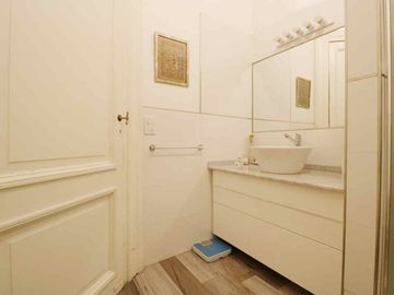 Departamento Piso Venta 5 Amb Monserrat impecable