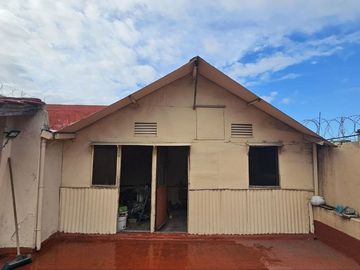 Venta Casa en Pompeya lote propio PB y 1 piso