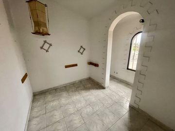 VENTA CASA 3 DORMITORIOS CON PATIO EN ZONA SUR