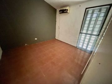VENTA CASA 3 DORMITORIOS CON PATIO EN ZONA SUR
