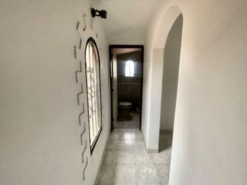 VENTA CASA 3 DORMITORIOS CON PATIO EN ZONA SUR