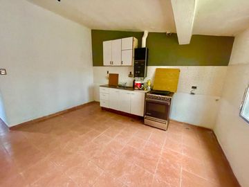 VENTA CASA 3 DORMITORIOS CON PATIO EN ZONA SUR