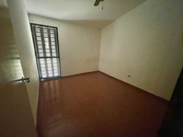 VENTA CASA 3 DORMITORIOS CON PATIO EN ZONA SUR
