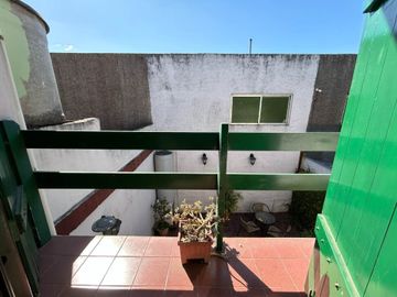 Venta Casa duplex 4 amb c/ cochera y patio Sarandi