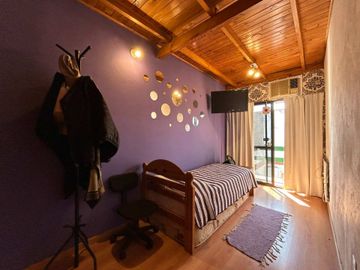 Venta Casa duplex 4 amb c/ cochera y patio Sarandi