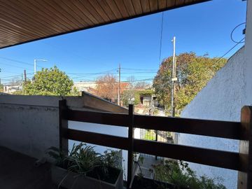 Venta Casa duplex 4 amb c/ cochera y patio Sarandi