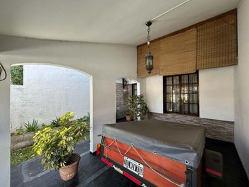 Venta Casa duplex 4 amb c/ cochera y patio Sarandi
