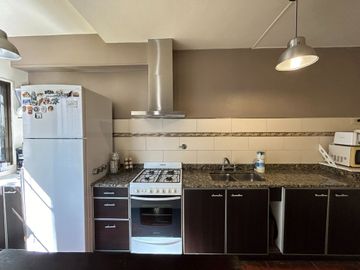 Venta Casa duplex 4 amb c/ cochera y patio Sarandi